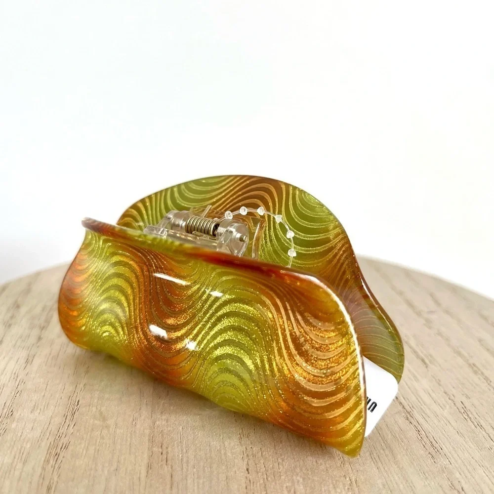 Urban Outfitters | Claw Clip | Green & Orange